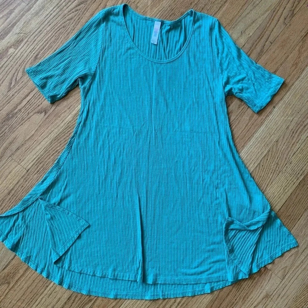 LulaRoe Ribbed Tunic Top - Picture 2 of 6